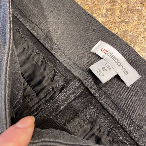 Liz Claiborne Lisa 4P Petite Pull on Gray Pants - Picture 3 of 13